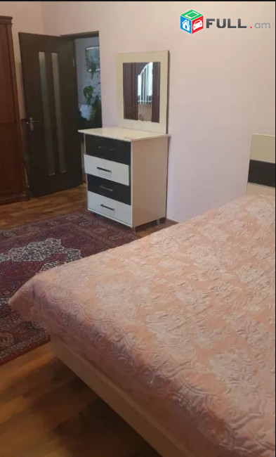 LA03295 Վարձով 3 հարկանի 8 սենյականոց առանձնատուն Դեմիրճյան Պռոշյան խաչմերուկ