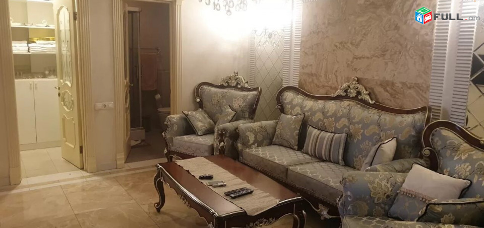 LA02982 Վարձով 5 սենյականոց բնակարան Արամի փողոց ,նորակառույց շենք