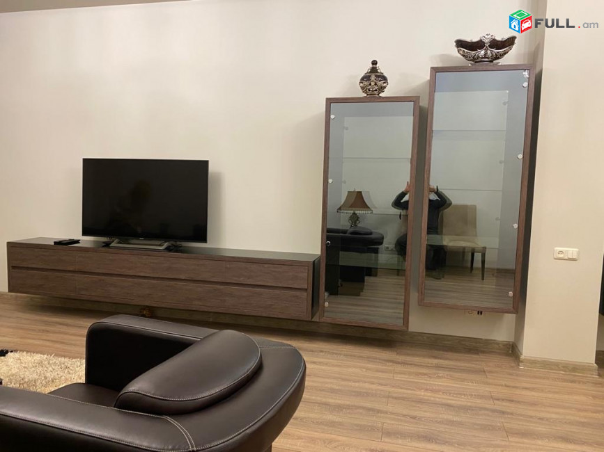LA03327 Վարձով 6 սենյականոց բնակարան Էրեբունի , Դիմիտրով 