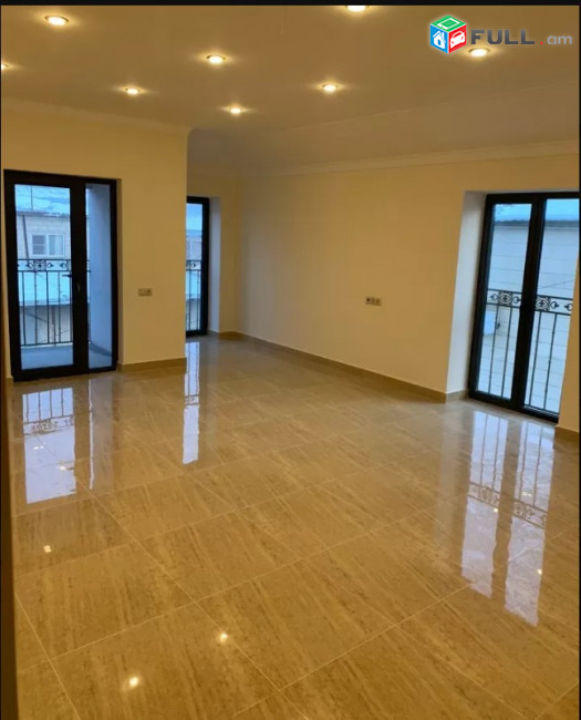 LA03422 Վարձով 160  քմ գրասենյակային Երզնկյան փողոցոում