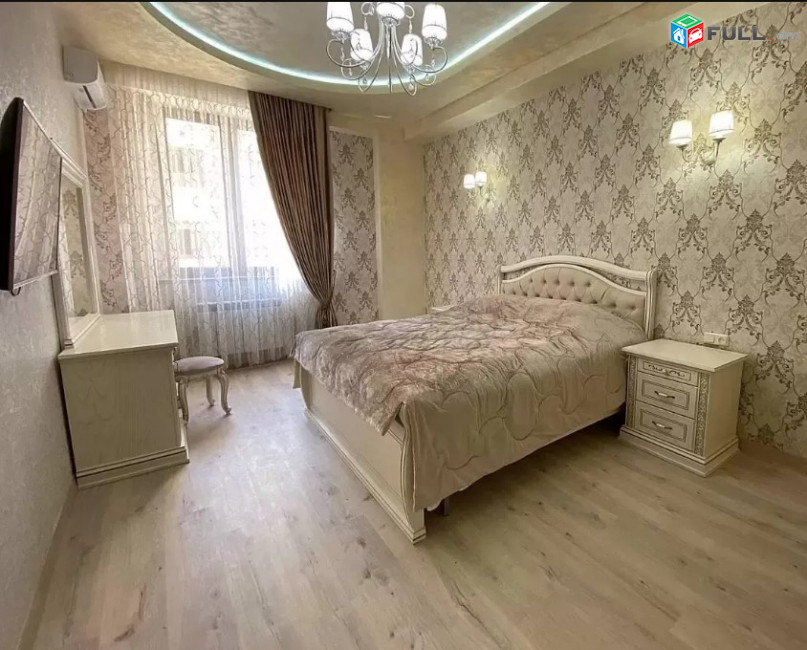 LA03587 Վարձով 3 սենյականոց բնակարան Ամիրյան , նորակառույց 