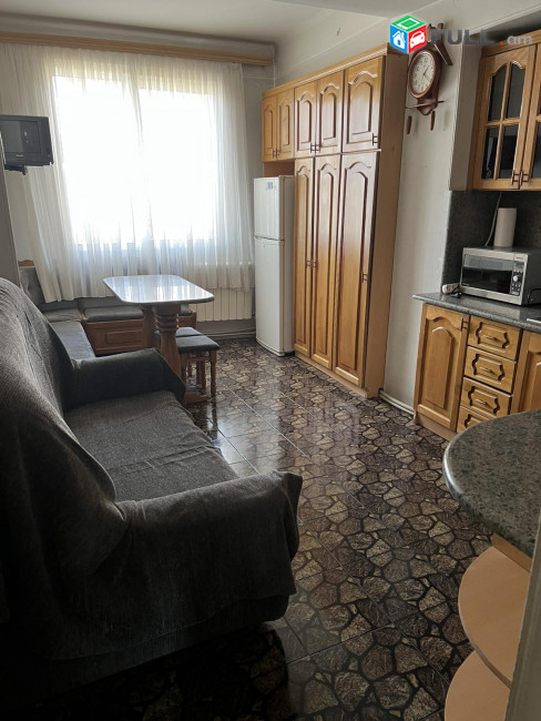 LA03672 Վարձով 2 սենյականոց բնակարան Լենինգրադյան փողոցում 