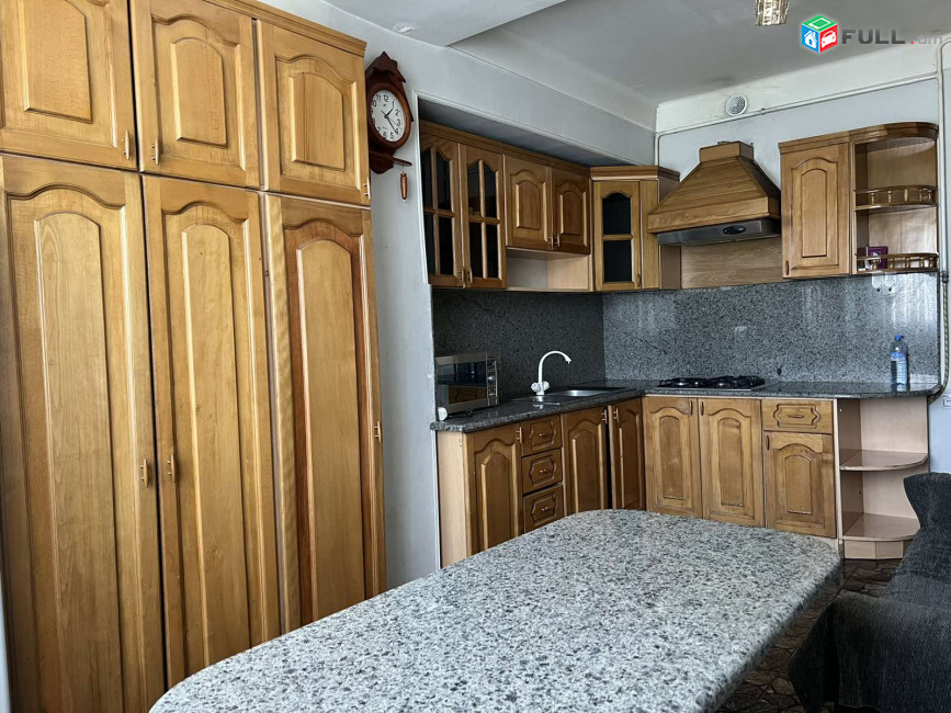 LA03672 Վարձով 2 սենյականոց բնակարան Լենինգրադյան փողոցում 