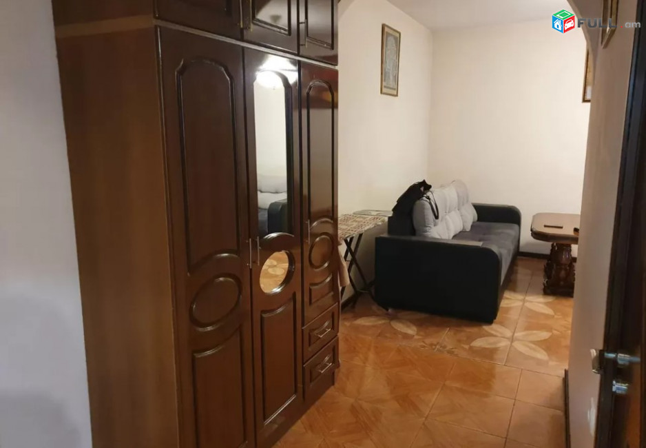 LA03703 Վարձով 2 սենյականոց բնակարան Թումանյան փողոցում 
