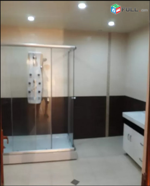 LA03800 Վարձով 6 սենյականոց 3 հարկանի առանձնատուն Բաբայան փողոց , Մոնումենտ
