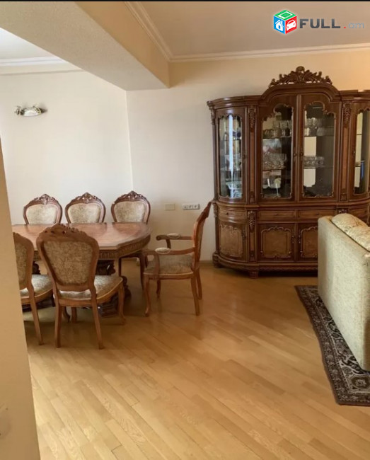 LA03879 Վարձով 3 սենյականոց բնակարան Դեմիրճյան փողոցում 