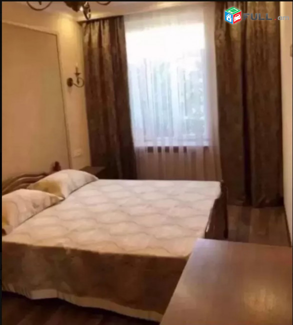 LA03900 Վարձով 4 սենյականոց բնակարան Չարենց փողոց , Սայաթ Նովա խաչմերուկի մոտ