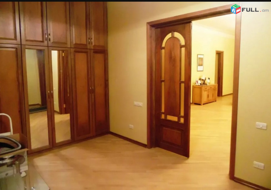 LA03911 Վարձով 4 սենյականոց բնակարան Պուշկին փողոցում 