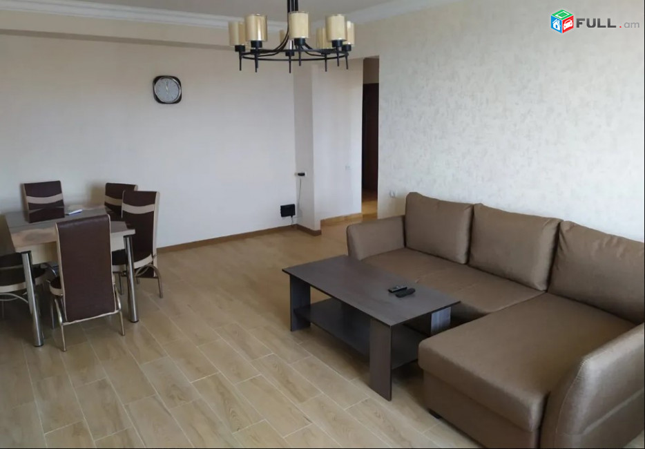 LA03957 Վարձով 3 սենյականոց բնակարան Արամ Խաչատրյան փողոցում