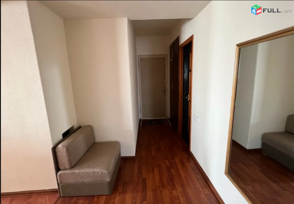 LA03973  Վարձով 4 սենյականոց բնակարան Դերենիկ Դեմիրճյան փողոցում