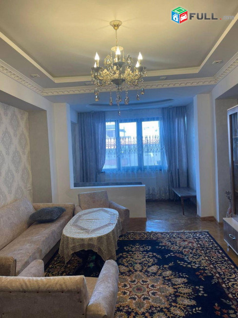 LA03991 Վարձով 2 սենյականոց բնակարան Վիկտոր Համբարձումյան փողոցում 