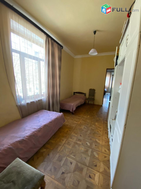 LA04005 Վարձով 3 սենյականոց բնակարան Մաշտոցի պողոտայում