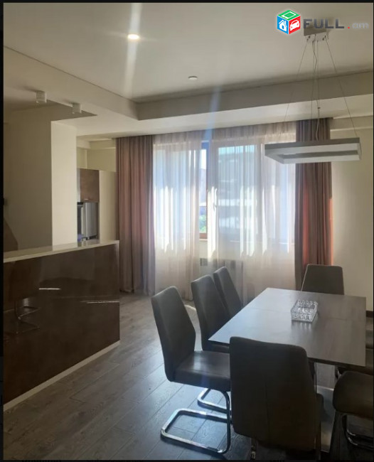 LA04007 Վարձով 3 սենյականոց բնակարան Մաշտոցի պողոտա , նորակառույց շենք 