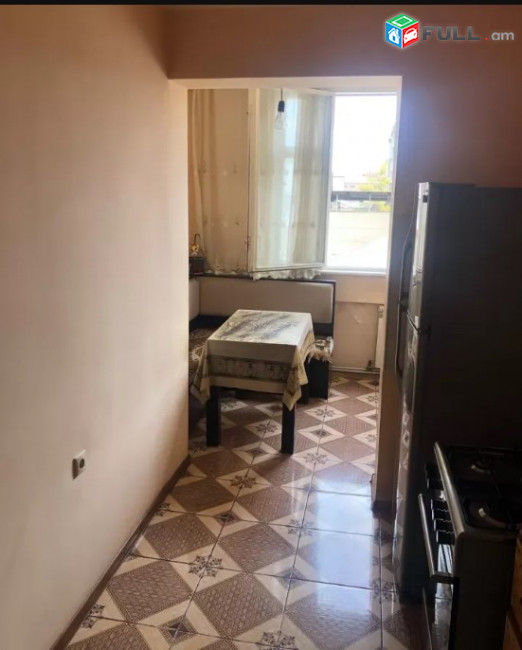 LA04147  Վարձով 3 սենյականոց բնակարան Չեխովի փողոցում 
