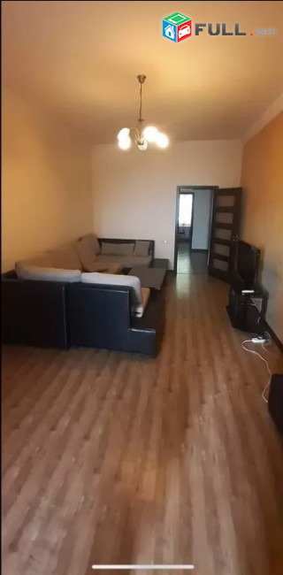 LA04215 Վարձով 2 սենյականոց բնակարան Բաղրամյան , ID բանկի դիմաց 