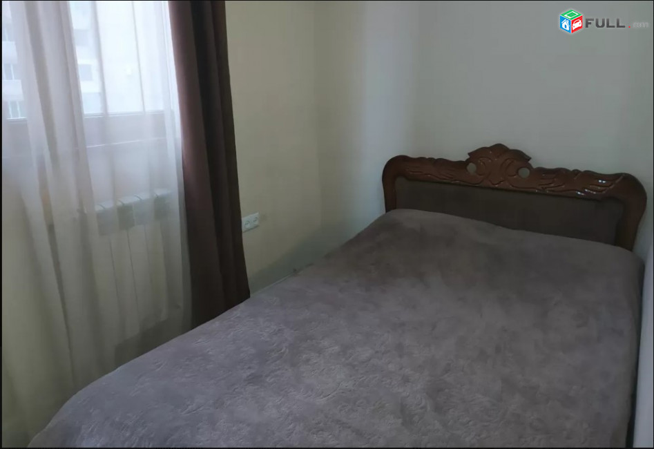 LA04226 Օրավարձով 3 սենյականոց բնակարան Ամիրյան փողոցում 