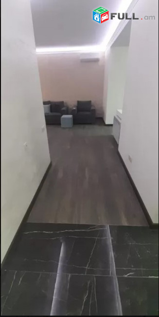 LA04182 Վարձով 3 սենյականոց բնակարան Աբովյան փողոցում