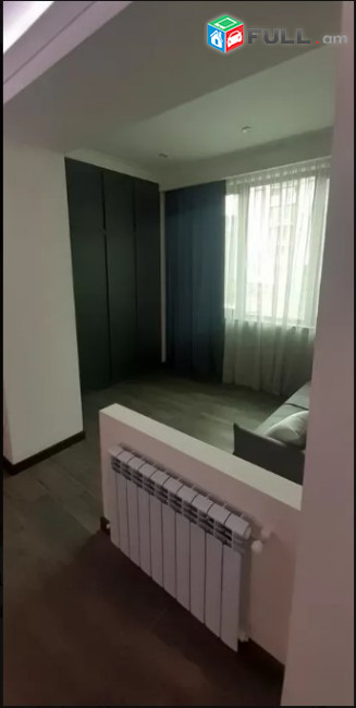 LA04182 Վարձով 3 սենյականոց բնակարան Աբովյան փողոցում