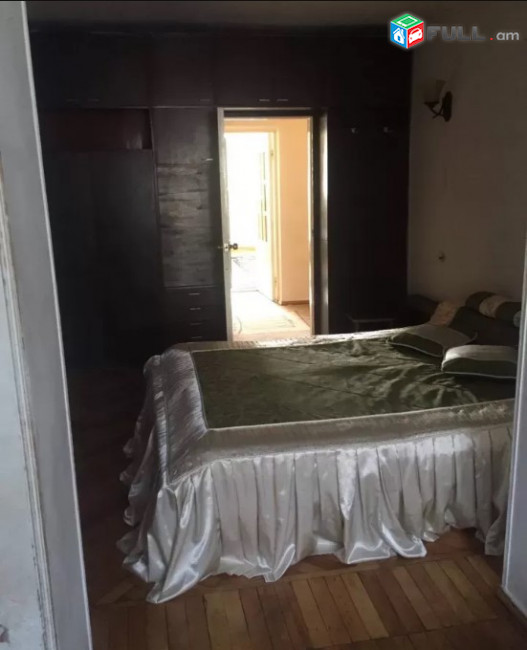 LA04236 Վարձով 3 սենյականոց բնակարան Հալաբյան փողոցում 
