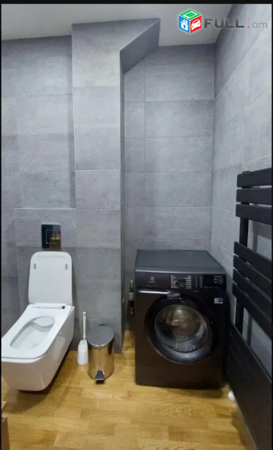 LA04240 Վարձով 2 սենյականոց բնակարան Աբովյան փողոցում 