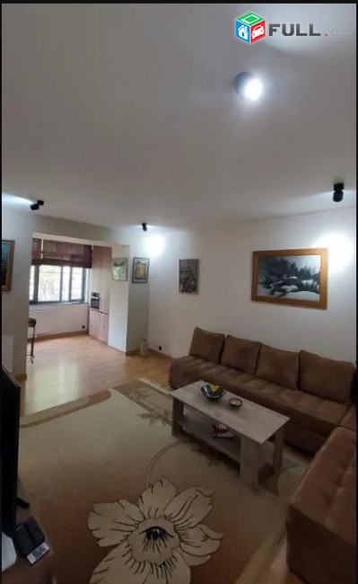LA04240 Վարձով 2 սենյականոց բնակարան Աբովյան փողոցում 