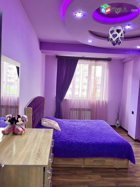 LA04251  Օրավարձով 5 սենյականոց բնակարան Աբովյան փողոց , Անի հյուրանոցի բակում 