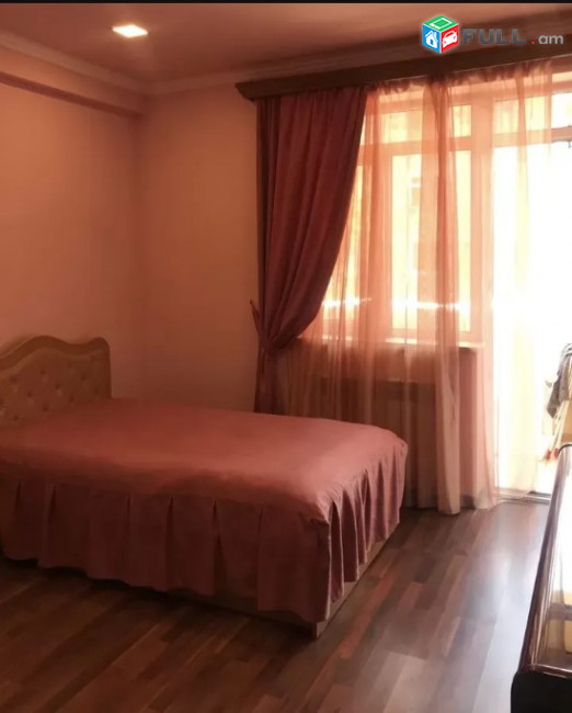 LA04251  Օրավարձով 5 սենյականոց բնակարան Աբովյան փողոց , Անի հյուրանոցի բակում 