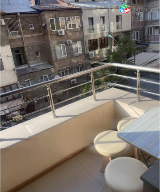 LA04339 Վարձով 4 սենյականոց բնակարան Մաշտոց , նորակառույց 