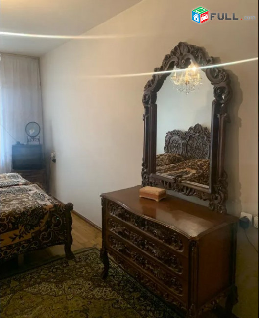LA04344 Վարձով 3 սենըականոց բնակարան Վարդանանց փողոց , Գնունի 