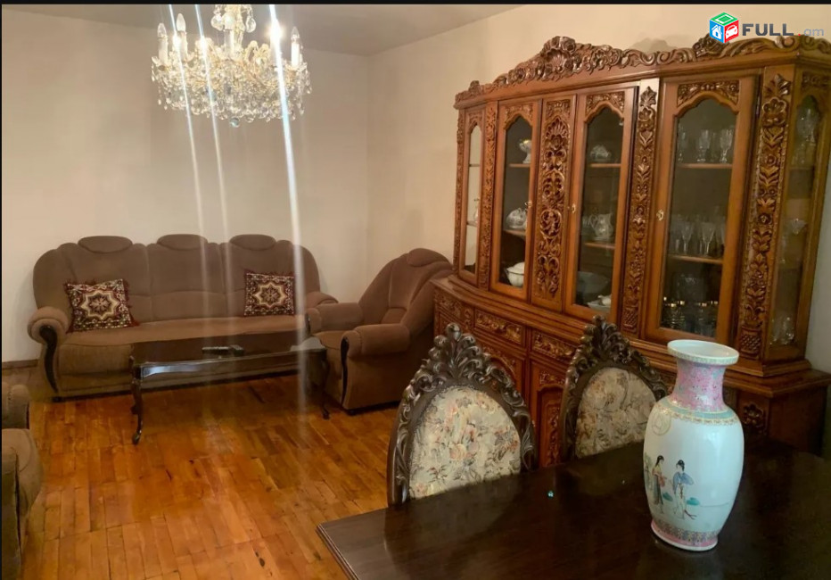 LA04344 Վարձով 3 սենըականոց բնակարան Վարդանանց փողոց , Գնունի 