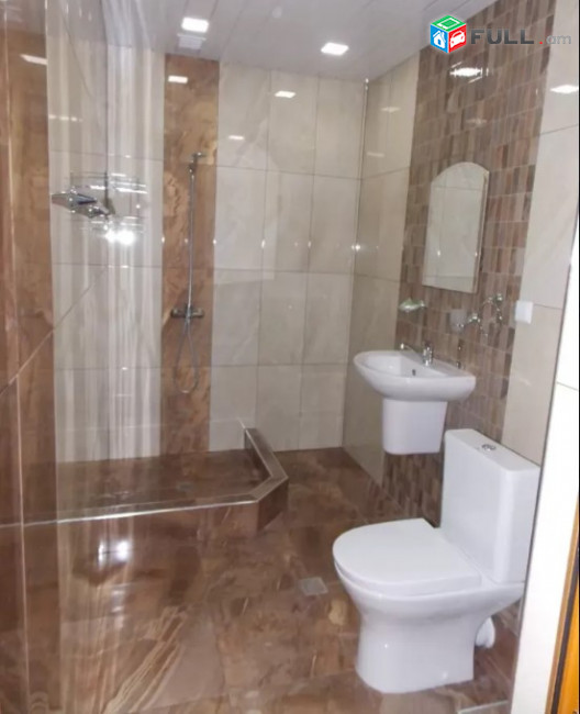 LA04346 Վարձով 3 սենյականոց բնակարան Նալբանդյան փողոց , նորակառույց 