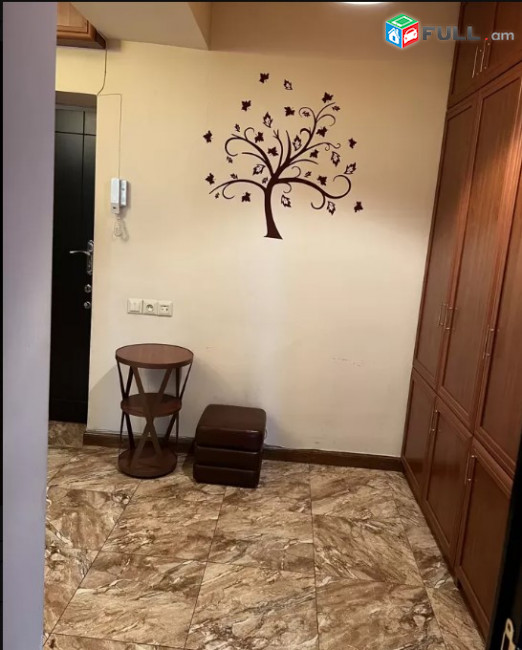 LA04394 Վարձով 2 սենյականոց բնակարան Արղության փողոցում 