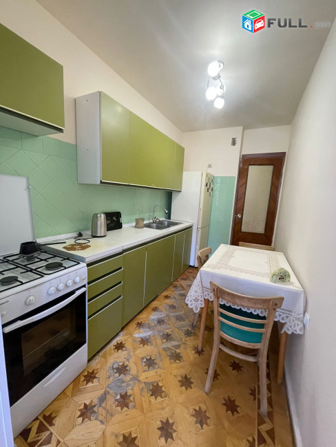 LA04400 Վարձով 3 սենյականոց բնակարան Սուրենյանց փողոցում 
