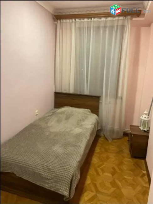 LA04423 Վարձով 3 սենյականոց բնակարան Ավագ Պետրոսյան փողոց