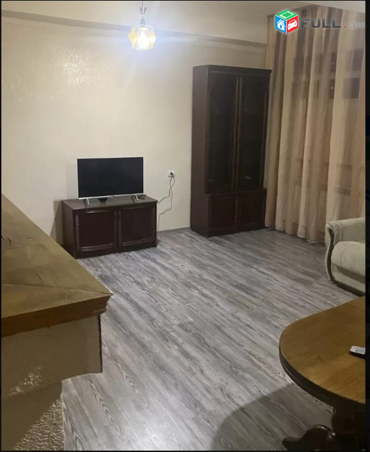 LA04424 Վարձով 3 սենյականոց բնակարան Թումանյան փոոցում 