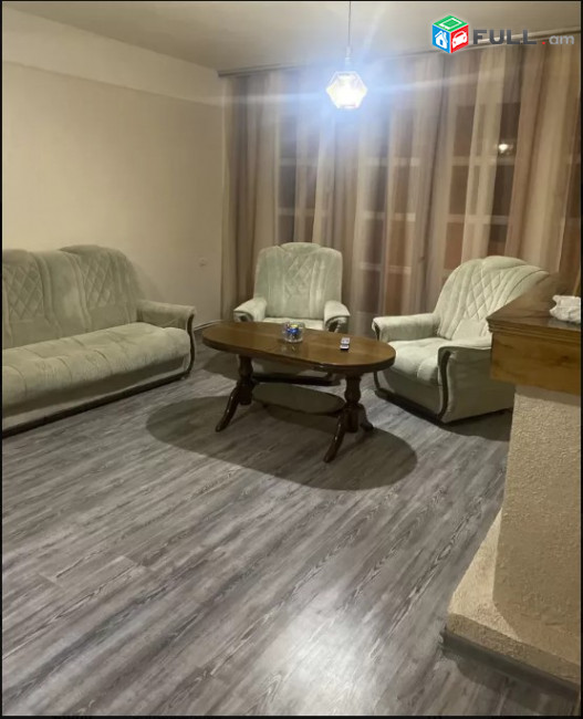 LA04424 Վարձով 3 սենյականոց բնակարան Թումանյան փոոցում 