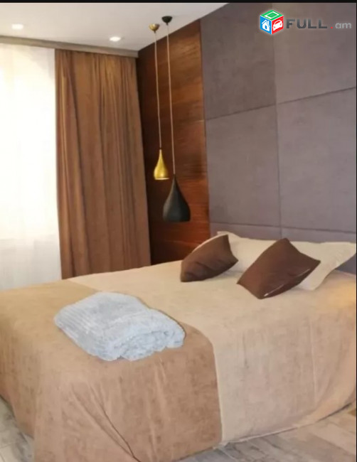 LA04425 Վարձով 3 սենյականոց բնակարան Մաշտոցի պողոտա 