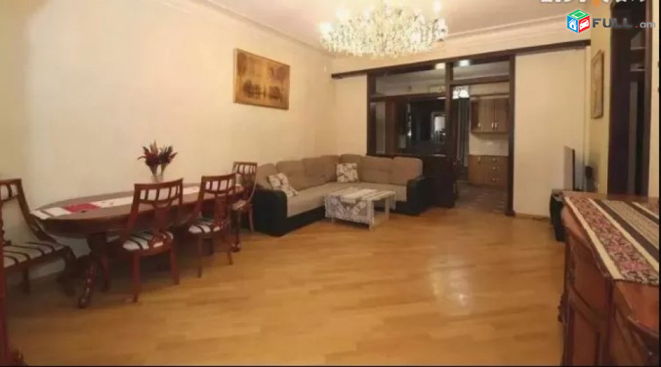 LA04433 Վարձով 3 սենյականոց բնակարան Աղայան փողոցում 