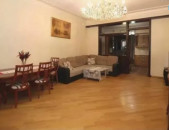 LA04433 Վարձով 3 սենյականոց բնակարան Աղայան փողոցում 