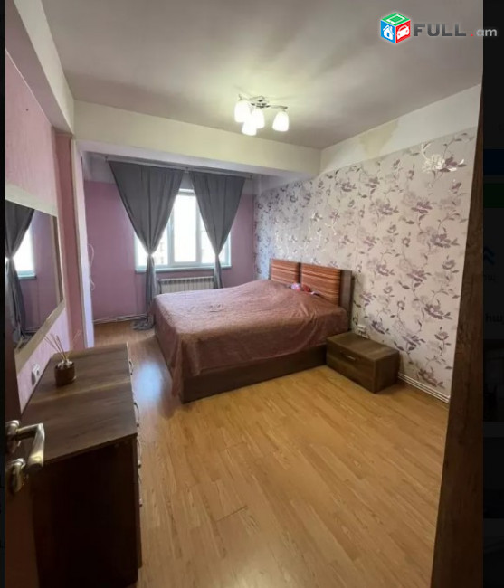 LA04441 Վարձով 2 սենյականոց բնակարան Ամիրյան փողոցում 