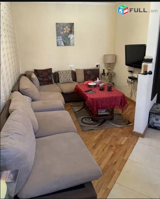 LA04445 Վարձով 2 սենյականոց բնակարան Աբովյան փողոցում 