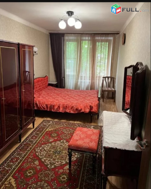 LA04471 Վարձով 3 սենյականոց բնակարան Բյուզանդ փողոցում 