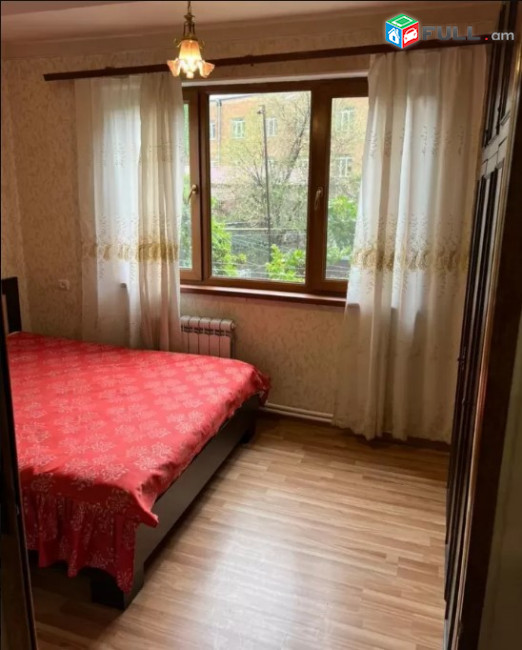 LA04471 Վարձով 3 սենյականոց բնակարան Բյուզանդ փողոցում 