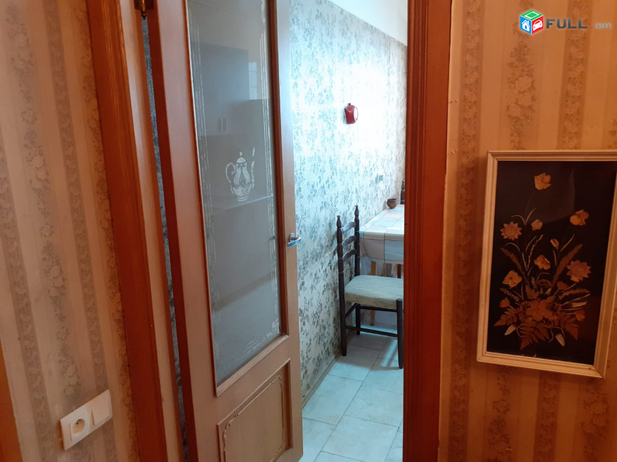 LA04422 Վարձով 2 սենյակ և փակ պատշգամբ Արամ Խաչատրյան փողոցում