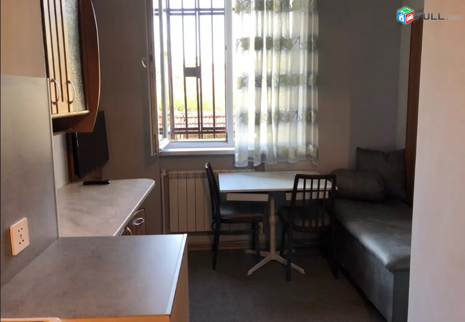 LA04481 Վարձով 2 սենյականոց բնակարան Արամ Խաչատրյան փողոցում