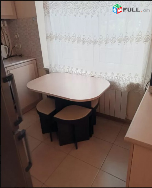 LA04503  Վարձով 3 սենյականոց բնակարան Օրբելի  փողոց