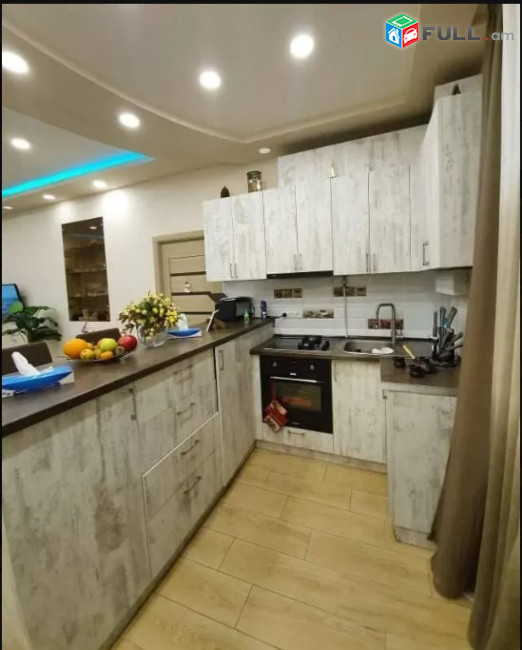 LA04537 Վարձով 3 սենյականոց  տուն Սոսեի փողոցում 