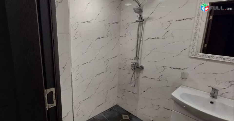 LA04558 Վարձով 3 սենյականոց բնակարան Թումանյան փողոցում 