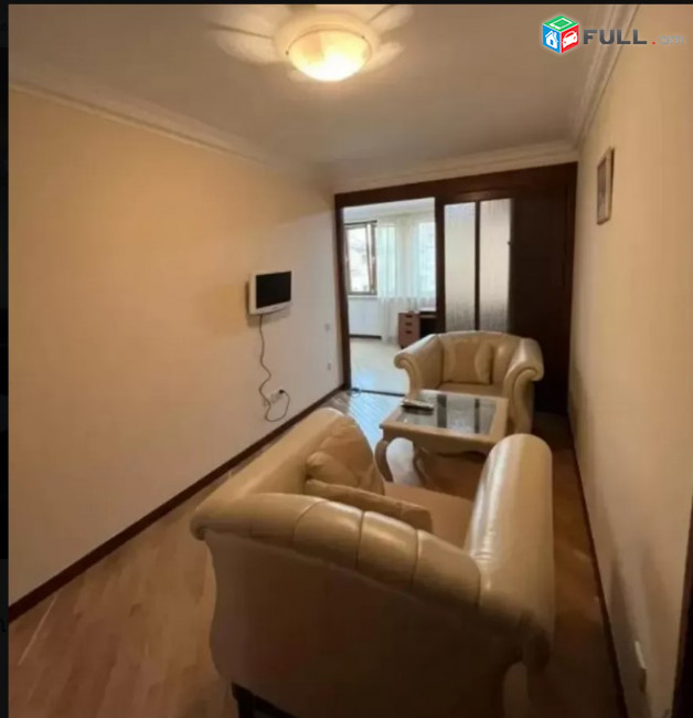 LA10581  Վարձով 4 սենյականոց բնակարան  Եզնիկ Կողբացի փողոցում 