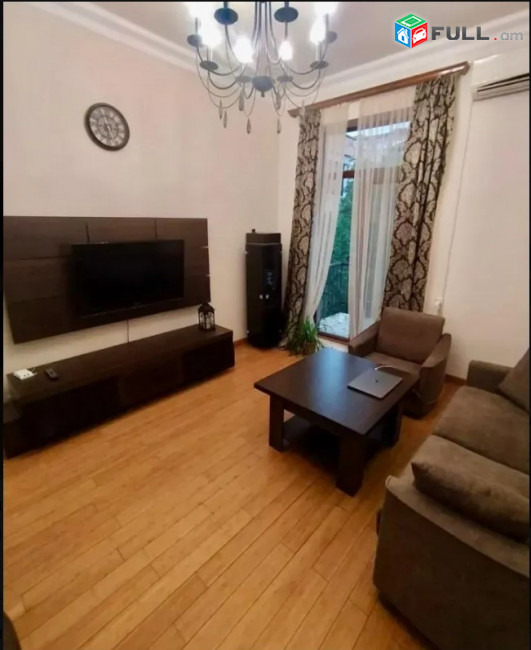 LA09641  Վարձով 2 սենյականոց բնակարան Նալբանդյան փողոցում